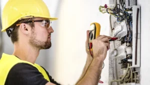 Qué habilidades debe tener un electricista